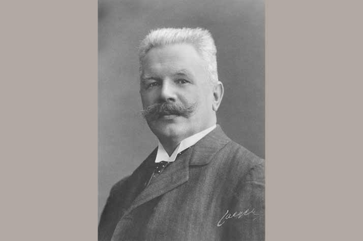 Porträttbild på Karl Staff.