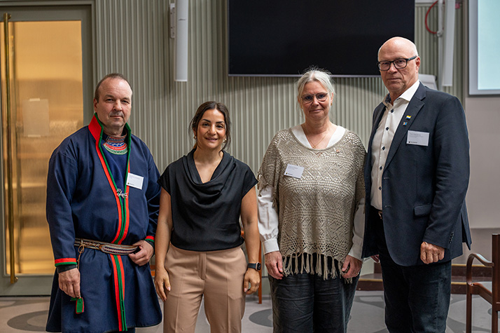 Gruppbild på Lars-Jonas Johansson, Parisa Liljestrand, Susanne Thedéen och Terje Raattamaa..