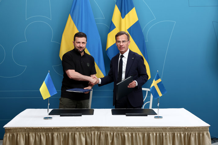 Statsminister Ulf Kristersson och Ukrainas president Volodymyr Zelenskyj har undertecknat en överenskommelse om bilateralt säkerhetssamarbete mellan Sverige och Ukraina.
