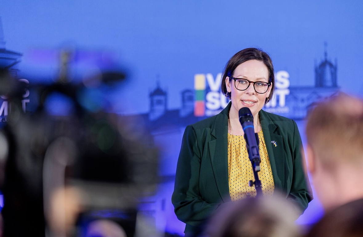 Utrikesministern håller ett anförande