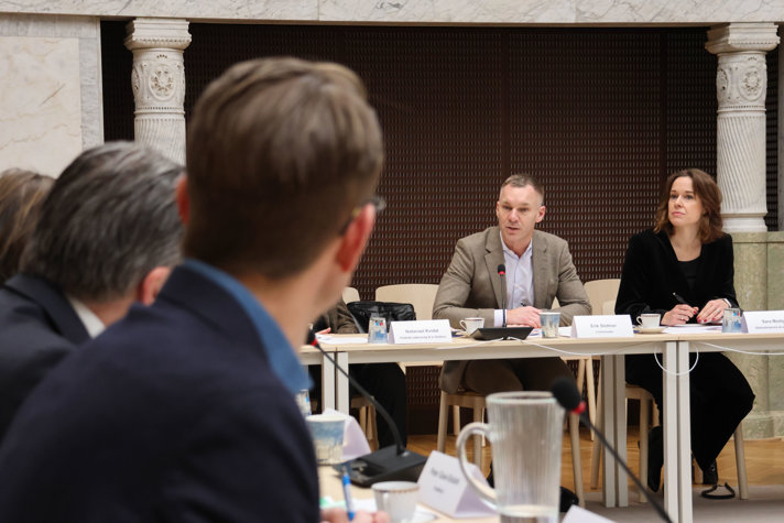 Civilminister Erik Slottner och Sara Modig, statssekreterare åt energi- och näringsminister Ebba Busch