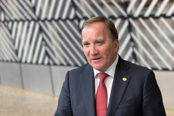 Statsminister Stefan Löfven i rådsbyggnaden före mötet