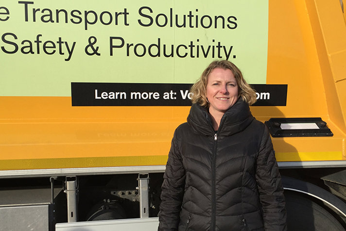 Karin Svensson, Volvo Group framför en självkörande sopbil