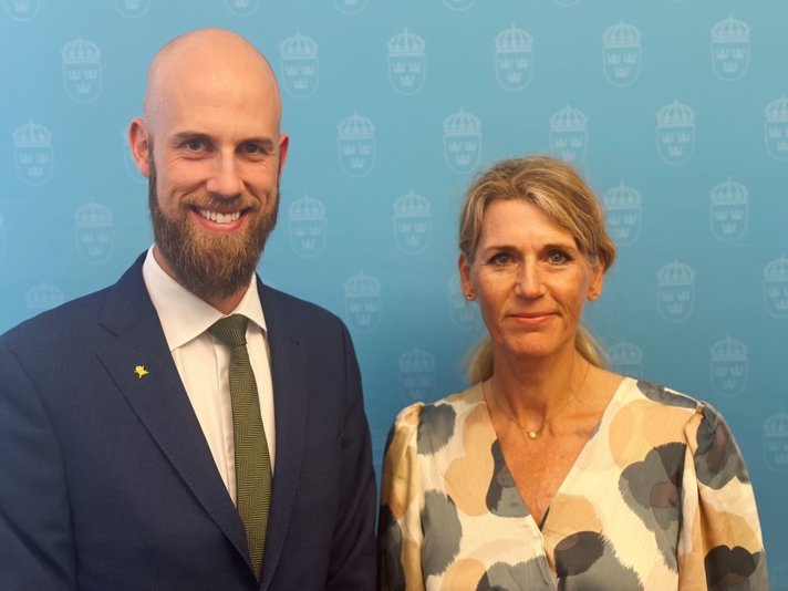 Minister för civilt försvar Carl-Oskar Bohlin och Lena Lindgren Schelin, ny generaldirektör för Kustbevakningen.