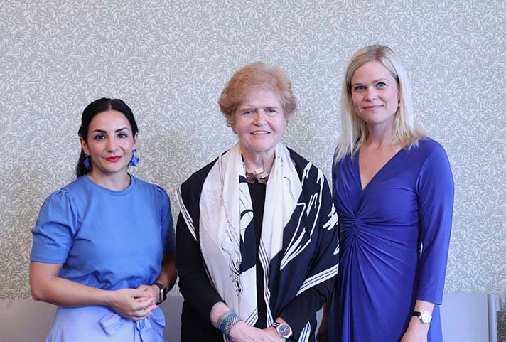 Kulturminister Parisa Liljestrand, ambassadör Deborah Lipstadt och jämställdhetsminister Paulina Brandberg.