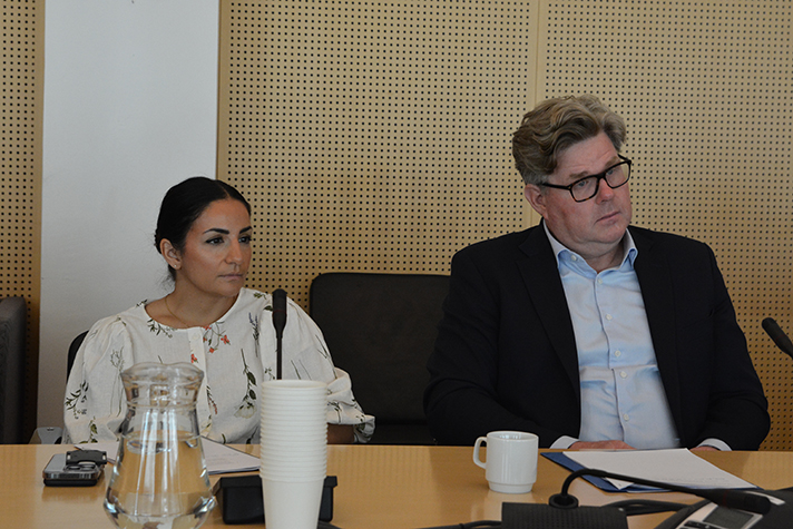 Kulturminister Parisa Liljestrand och justitieminister Gunnar Strömmer mötte mediebranschen. 