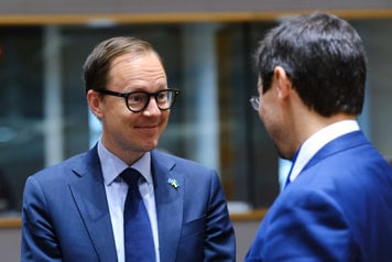 Utbildningsminister Mats Persson på ministerrådsmöte i Bryssel.