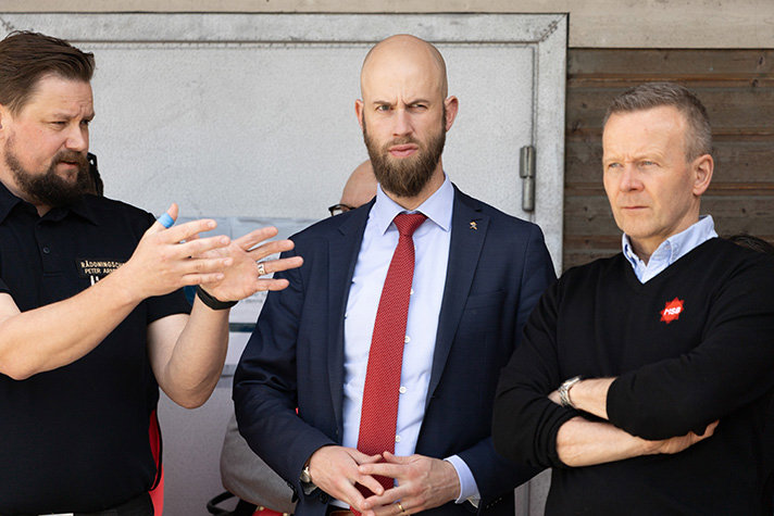 Från vänster i bild: Förbundsdirektör för Storstockholms brandförsvar Peter Arnevall, minister för civilt försvar Carl-Oskar Bohlin och MSB:s generaldirektör Mikael Frisell.