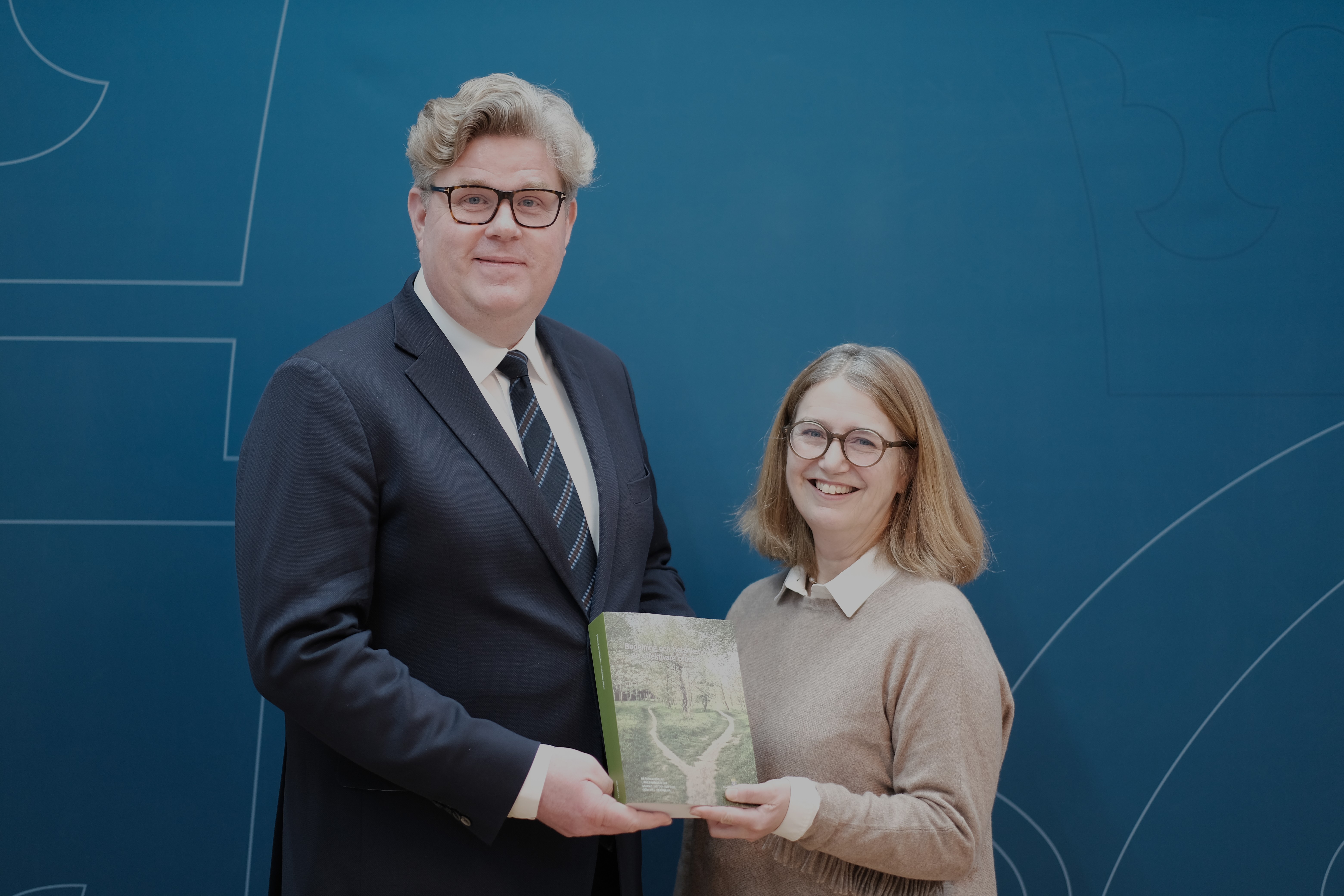 Justitieminister Gunnar Strömmer och särskilde utredare Margareta Brattström.