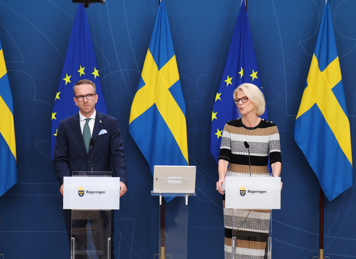 Infrastruktur- och bostadsminister Andreas Carlson och finansminister Elisabeth Svantesson