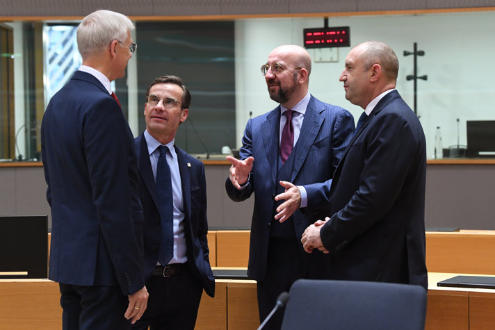 Statsminister Ulf Kristersson med andra EU-ledare 