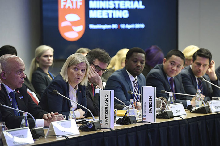 Bild på finansminstern från ministermöte