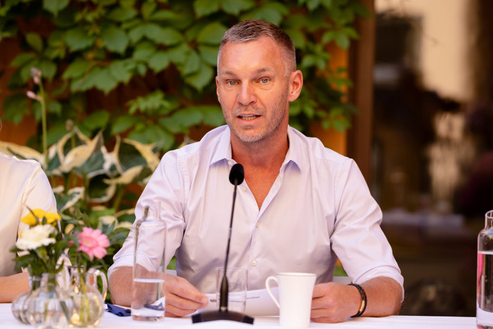 Civilminister Erik Slottner under regeringens sommarfika den 16 juli.