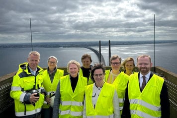 Gruppbild på samordningsministrarna på Öresundsbron
