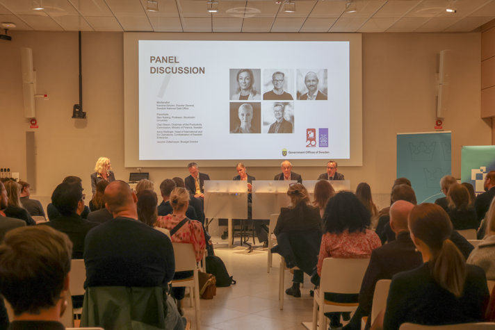 Jeromin Zettelmeyer, direktör för Bruegel, Riksgäldsdirektör Karolina Ekholm, Clas Olsson, ordförande för Produktivitetskommissionen, Anna Stellinger, chef för verksamhetsområdet internationellt och EU vid Svenskt Näringsliv, samt Sten Nyberg, professor i nationalekonomi vid Stockholms universitet.