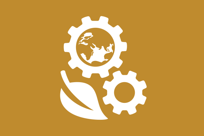 Mörkt senapsgul bakgrund vita illustrationer, två kugghjul och ett löv. I det ena kugghjulet finns en jordglob.