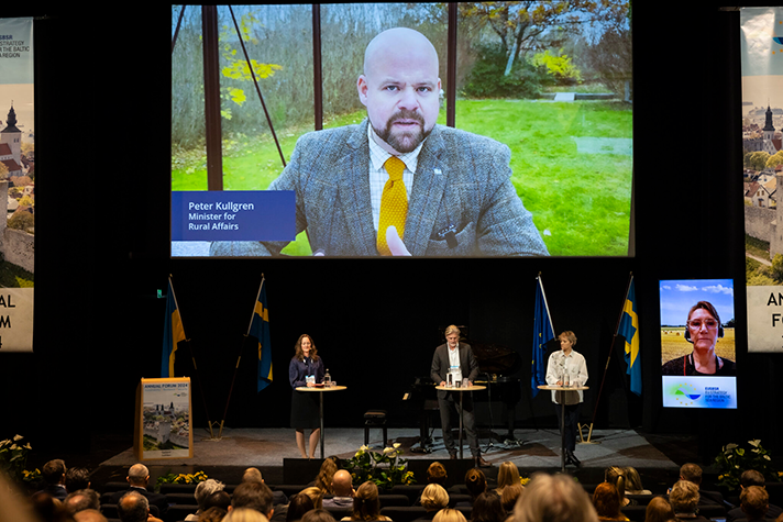 Peter Kullgren, landsbygdsminister, deltog i en plenar om bioekonomi. 