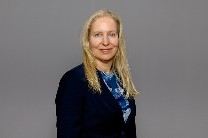 Anna Dahlberg, statssekreterare, porträtt i halvformat