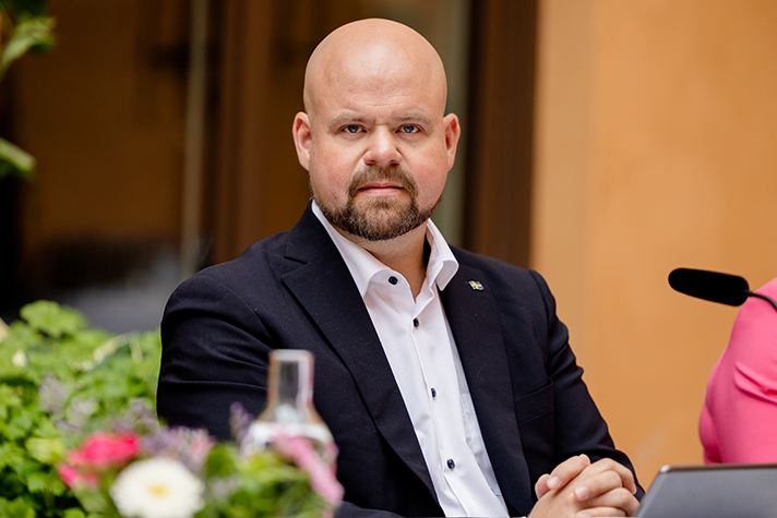 Landsbygdsminister Peter Kullgren under regeringens sommarfika den 11 juli. 